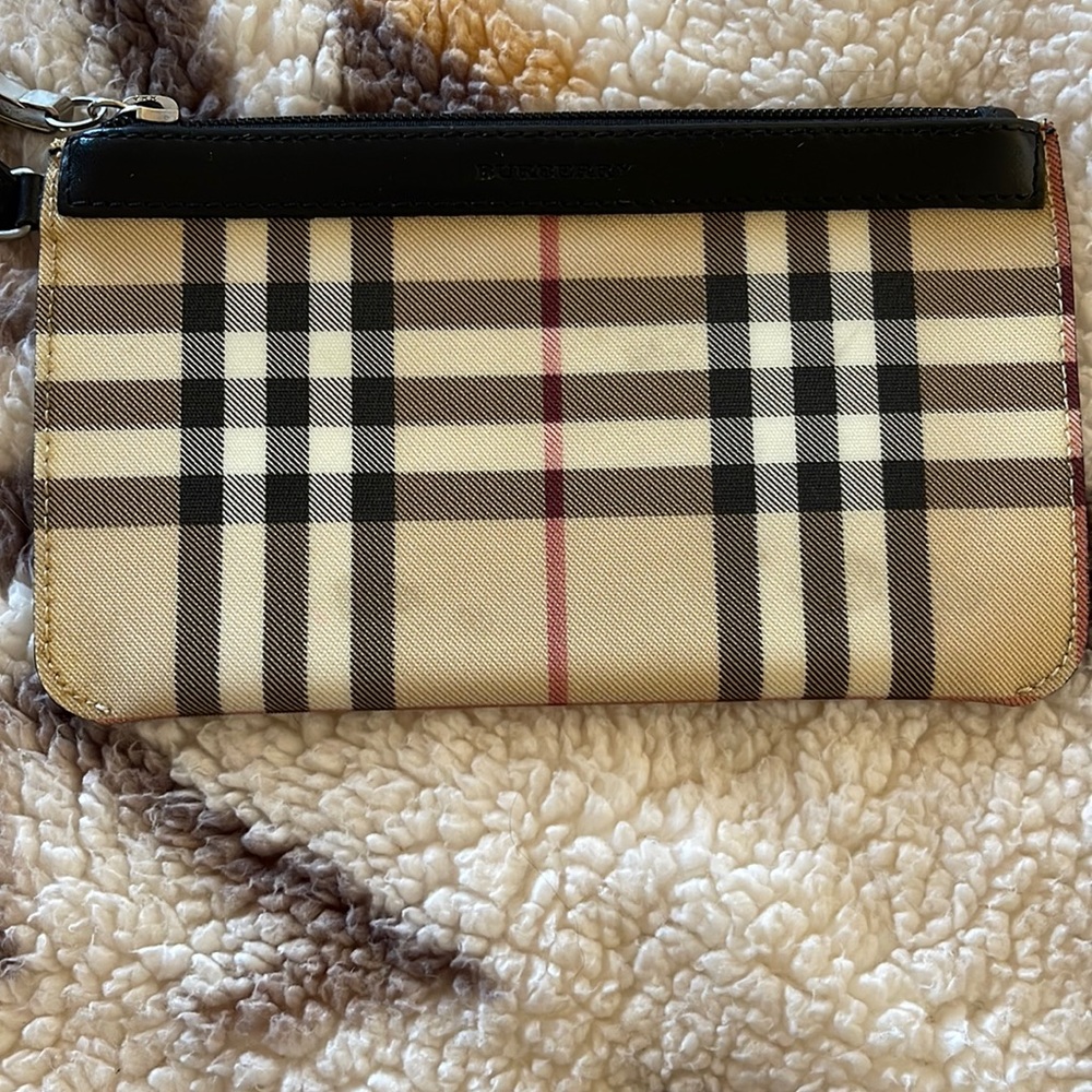 Burberry clutch
